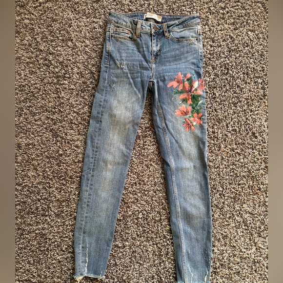 Zara Blue Skinny Jeans with Floral Design - Picture 2 of 8